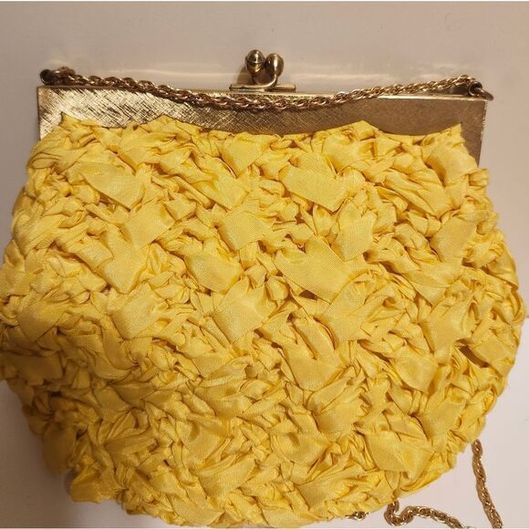 Vtg. Mint '60's Morris Moskowitz Yellow Crocheted Satin Gold Frame Chain Handbag - Picture 9 of 9